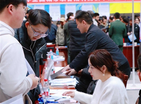 職海揚(yáng)帆 夢想啟航——武威職業(yè)技術(shù)大學(xué)成功舉辦2026屆畢業(yè)生校園招聘系列活動