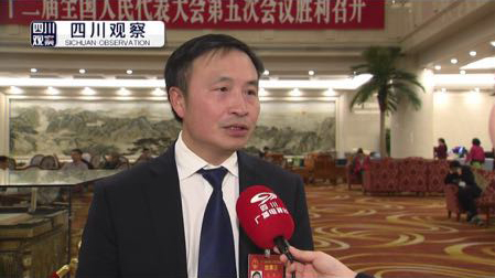 全國(guó)人大代表、集團(tuán)董事長(zhǎng)王勁“兩會(huì)”現(xiàn)場(chǎng)接受四川電視臺(tái)采訪