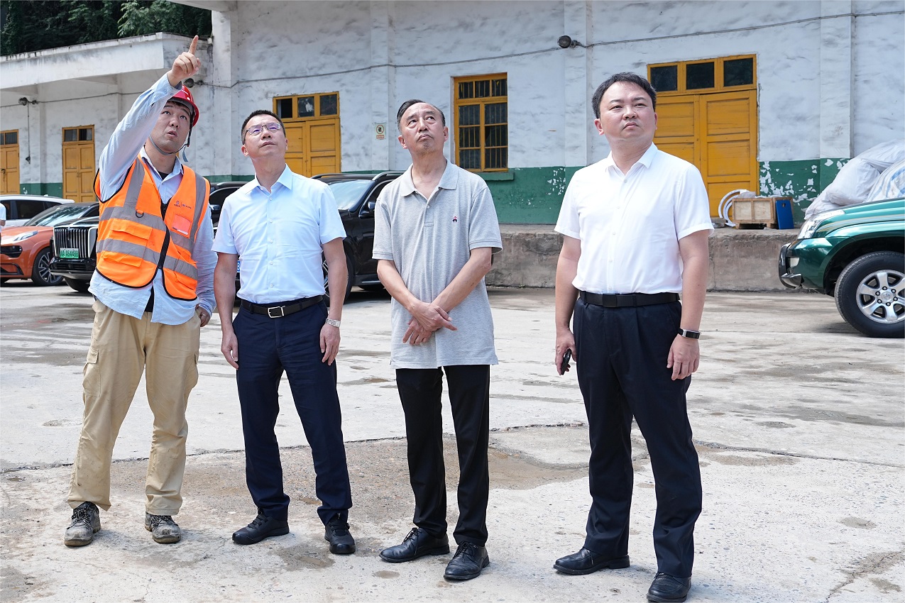 威遠縣委書記蘭徐一行蒞臨川威連界基地考察調(diào)研(圖2) 威遠縣委書記蘭徐一行蒞臨川威連界基地考察調(diào)研(圖2)